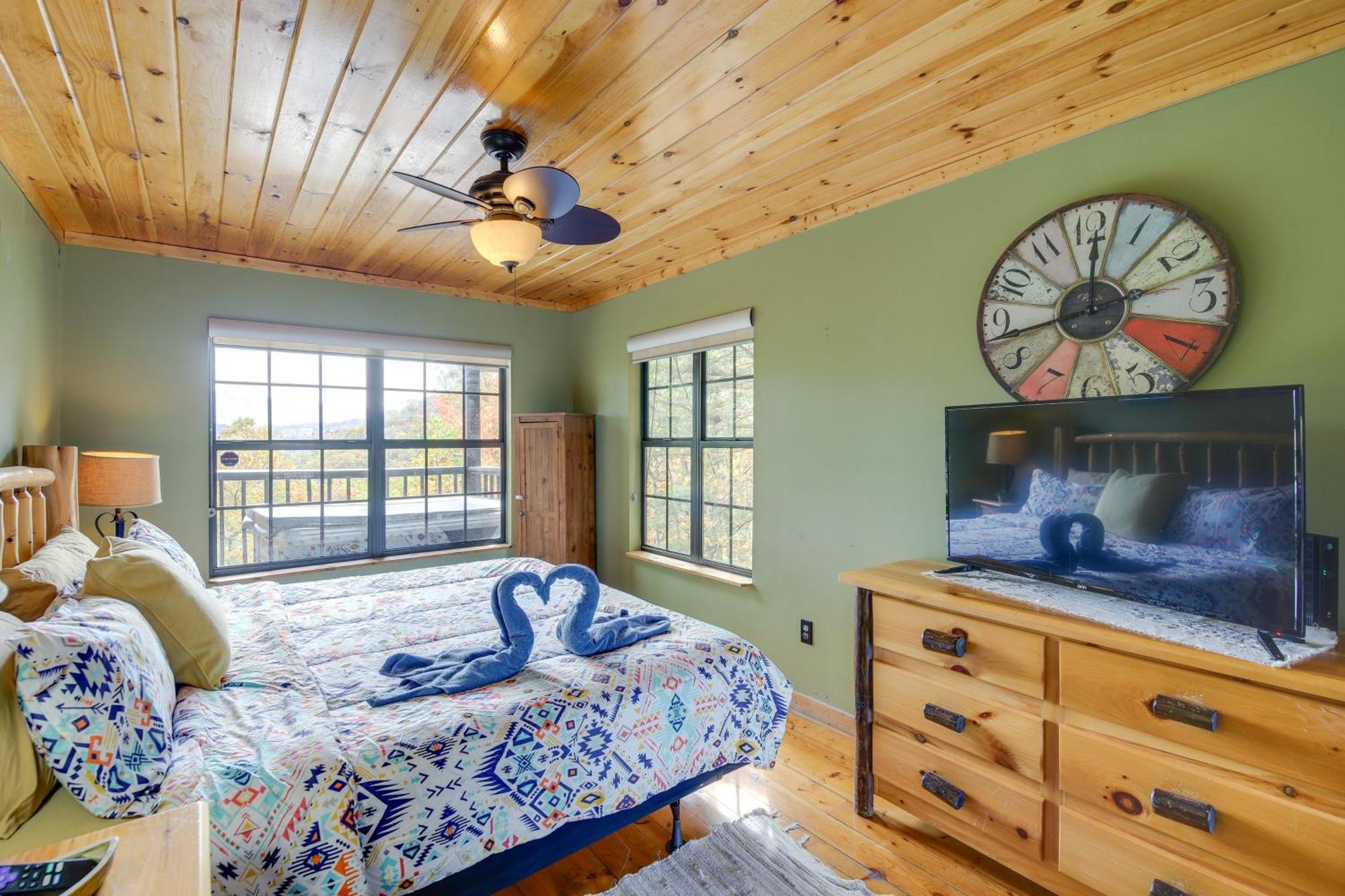 Above And Beyond With Prime Views! Holiday home